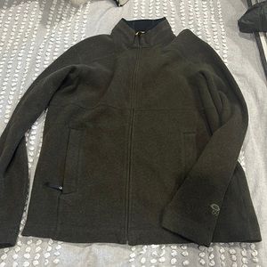Mountain hardware fleece